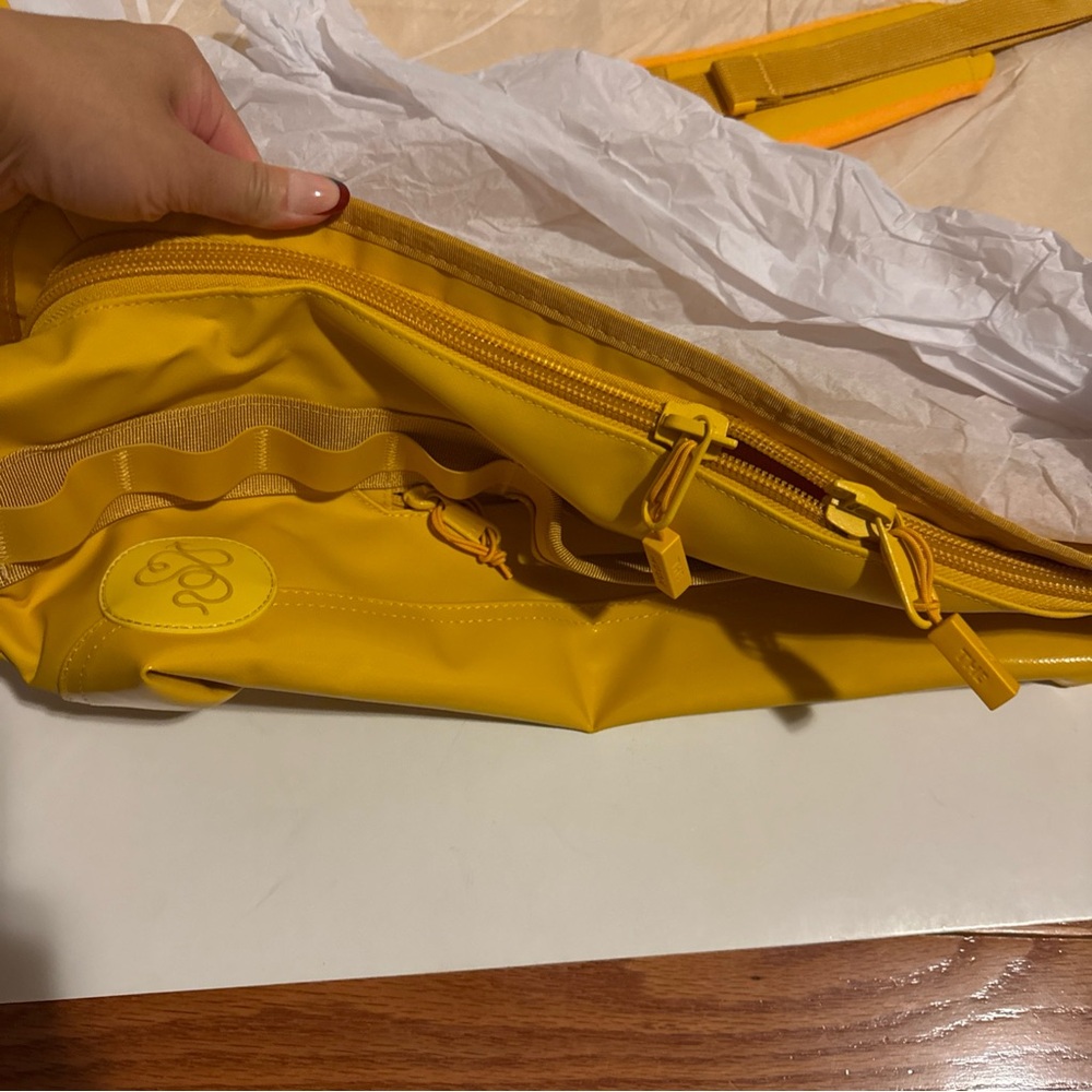 NEW Baboon to the Moon Go-Bag [Basic] — Big (60L) Yellow - Picture 11 of 13